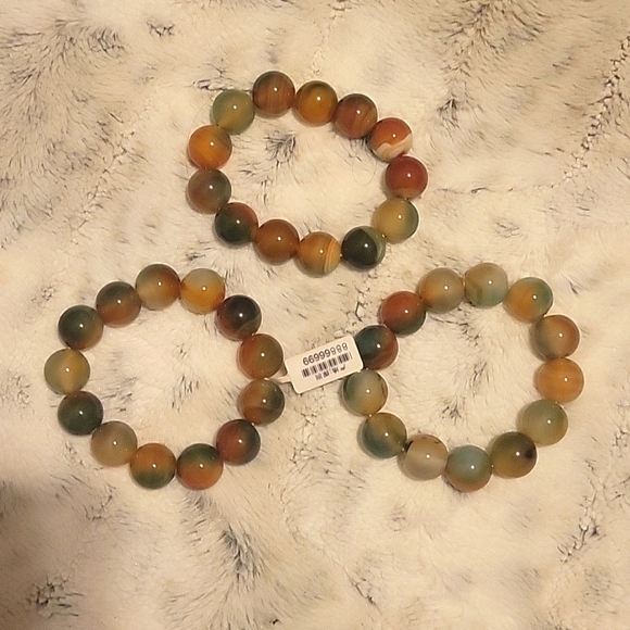 Bungle of 3 Agate Bracelets - Picture 2 of 3